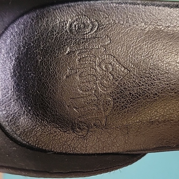 Woman shoe size 9 I'm not sure of the brand - Picture 6 of 6